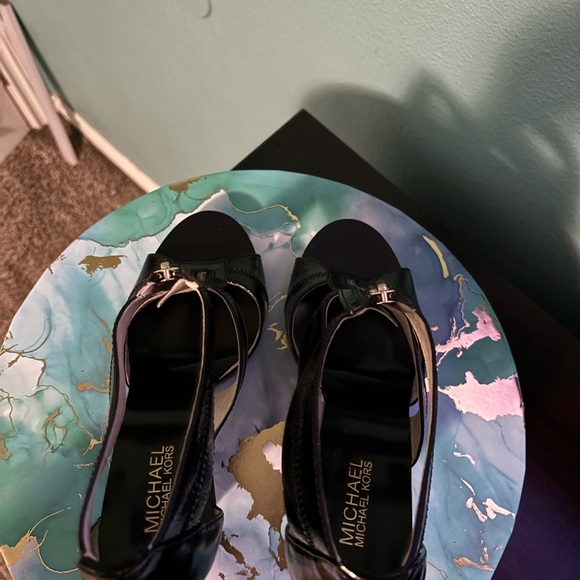 Michael Kors, Black patent leather, size 9 1/2 - Picture 8 of 13